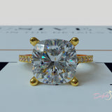 5.39 ct Cushion cut Diamond Engagement Ring - 04US15