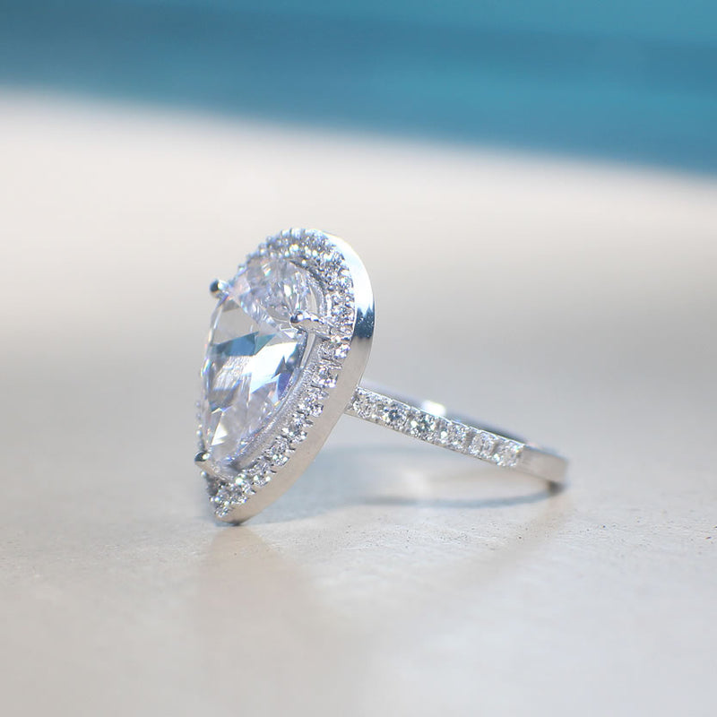 18k White Gold Engagement Ring - 01TX23