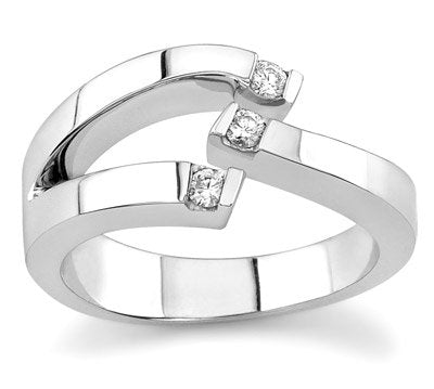 GOLD ENGAGEMENT RING
